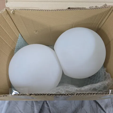 GARDEN REFLECTIONS SET OF 2 25CM SOLAR WHITE OR COLOUR CHANGING ORBS
