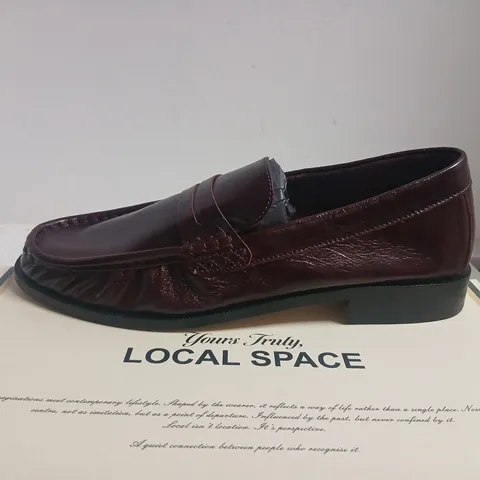 LOCAL SPACE MEN'S OX-BLOOD RED LEATHER LOAFERS – UK 9 (EU 43)