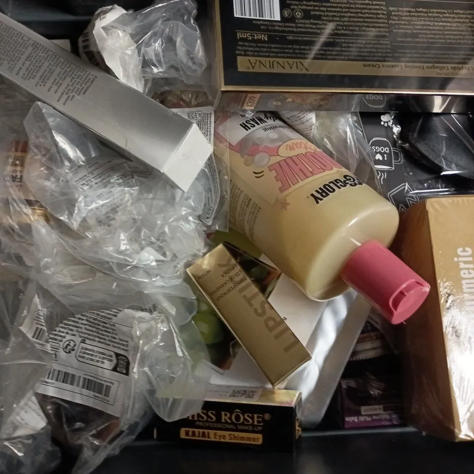 APPROXIMATELY 20 ASSORTED COSMETIC ITEMS TO INCLUDE ISAMURRY, ROZINO, ETC - COLLECTION ONLY