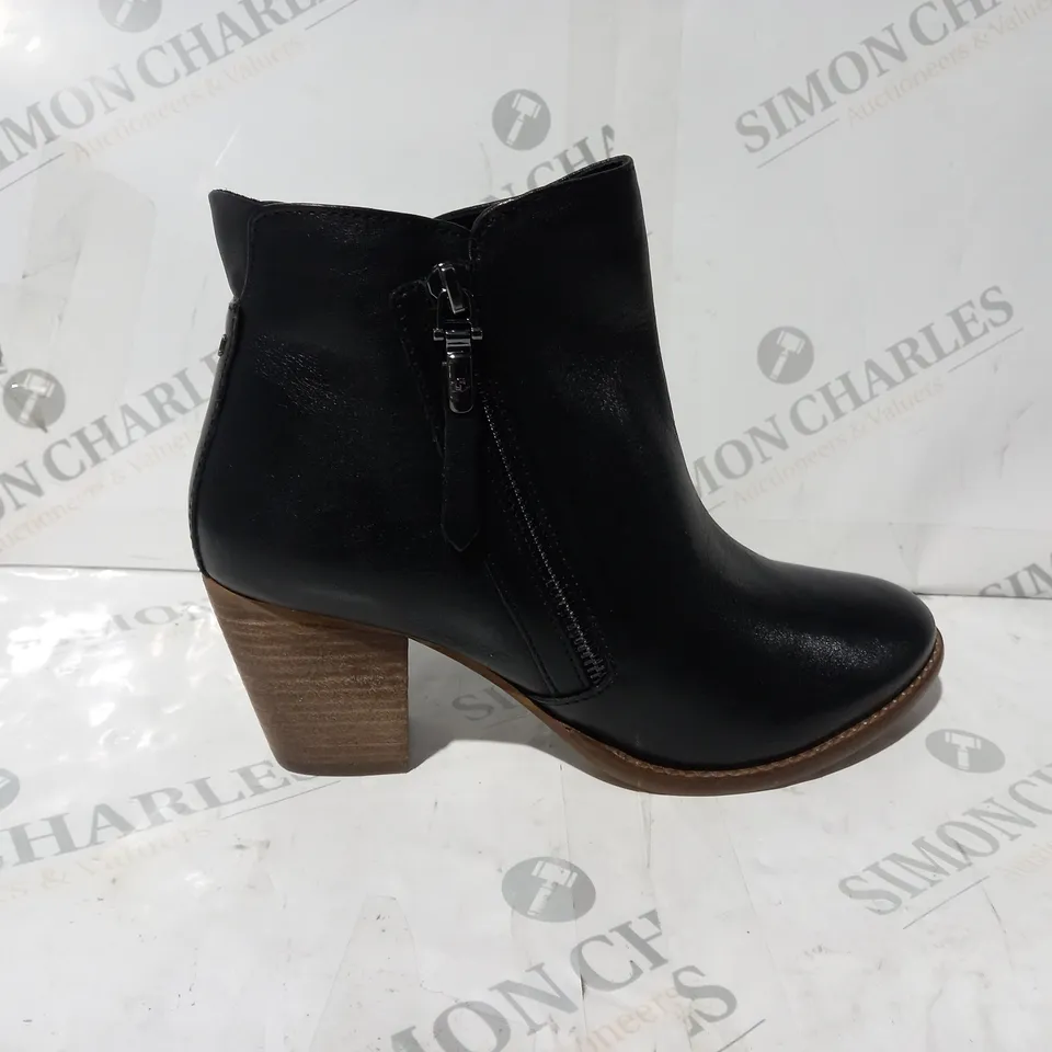 BOXED PAIR OF DUNE PAICE ANKLE BOOTS IN BLACK UK SIZE 7