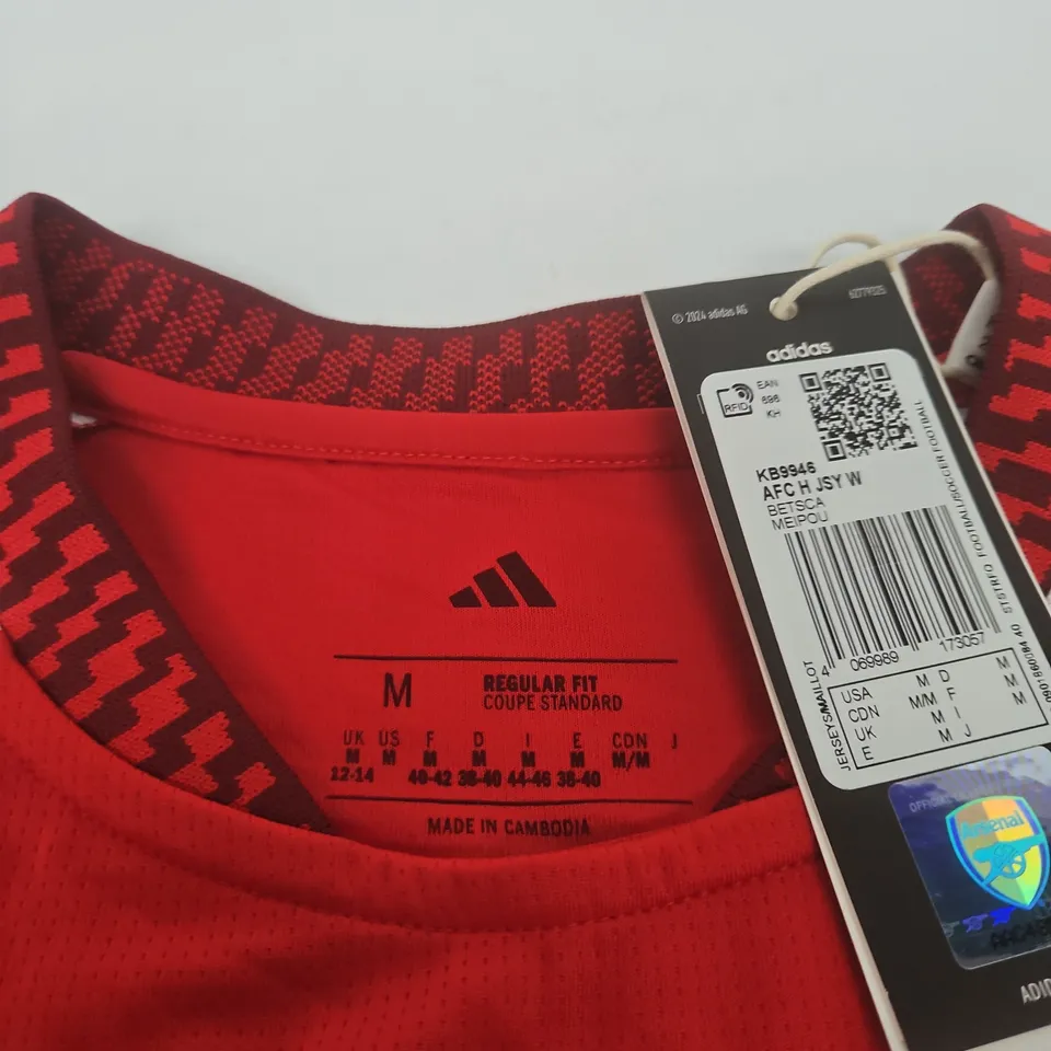 ARSENAL FC FOOTBALL JERSEY – ADIDAS, RED/WHITE WITH EMIRATES FLY BETTER SPONSOR, SIZE M