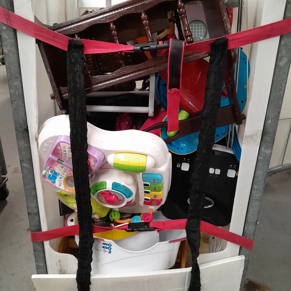 CAGE OF APPROXIMATELY 20 ASSORTED HOUSEHOLD ITEMS TO INCLUDE MATCHBOX TOY CAR SET, TENNIS RACKET, ETC - COLLECTION ONLY