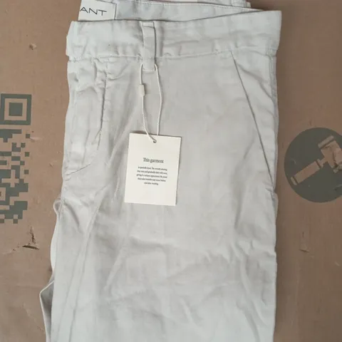 GANT SLIM LEG MID RISE COTTON/LINEN CHINOS IN SAND SIZE 34/30
