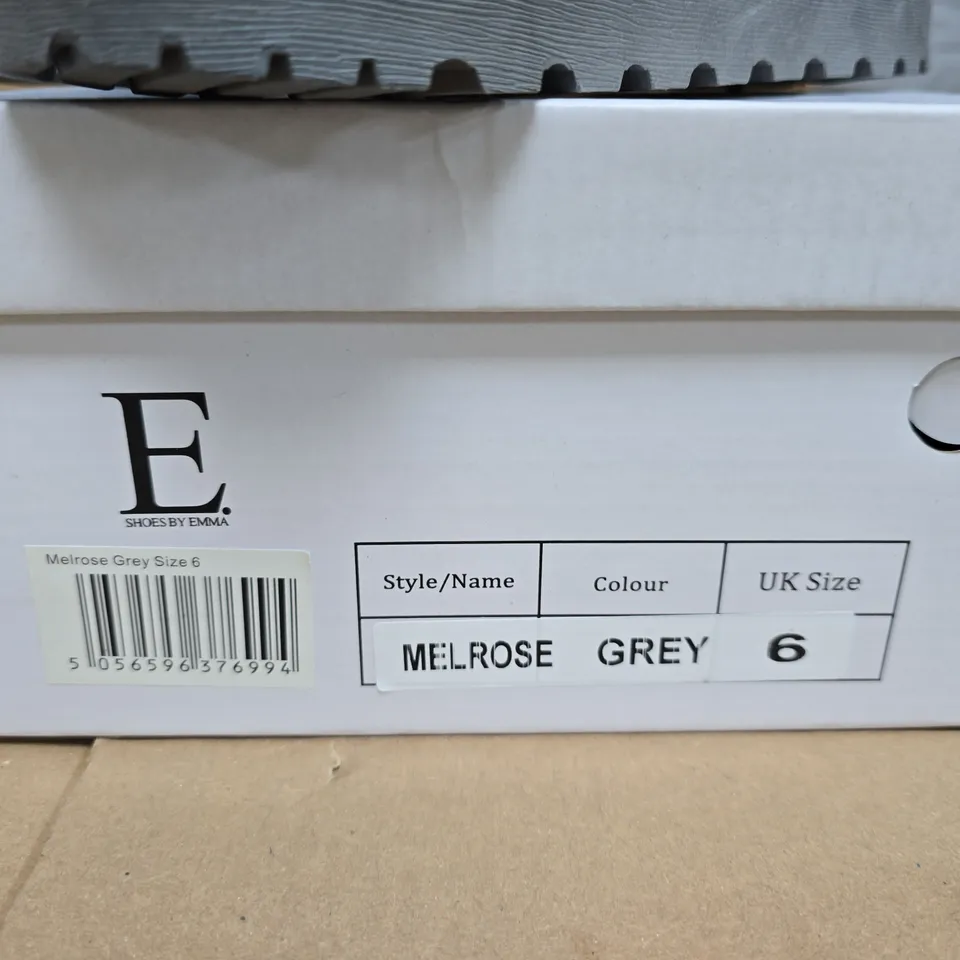 SHOES BY EMMA MELROSE GREY PLATFORM BOOTS – UK 6
