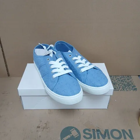 URBAN JACKS ZITA LIGHT BLUE TRAINERS – UK 6