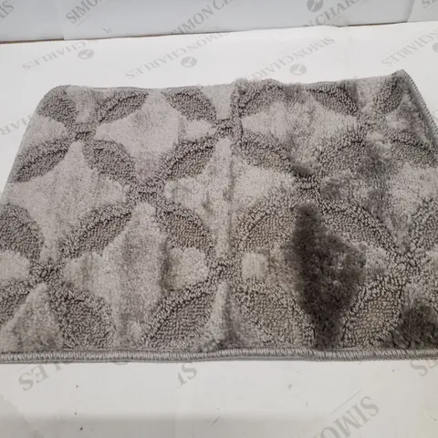 BRAND NEW PACO HOME TALLIN 880 IN GREY - 40×55CM