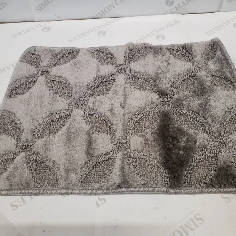 BRAND NEW PACO HOME TALLIN 880 IN GREY - 40×55CM