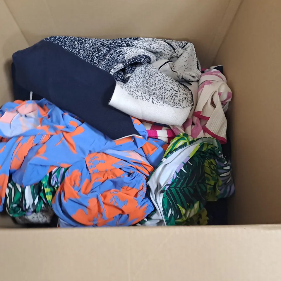 LOT OF APPROXIMATELY 20 ASSORTED CLOTHING ITEMS TO INCLUDE FRANK USHER AND CENTRIGRADE IN VARIOUS SIZES