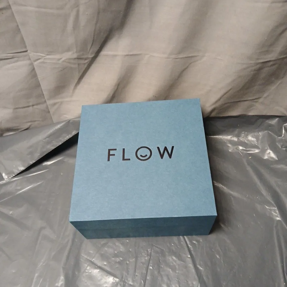FLOW FL-100 NEUROSCIENCE WELLNESS HEADSET – BLUE BOX WITH USER MANUAL, USB CHARGER