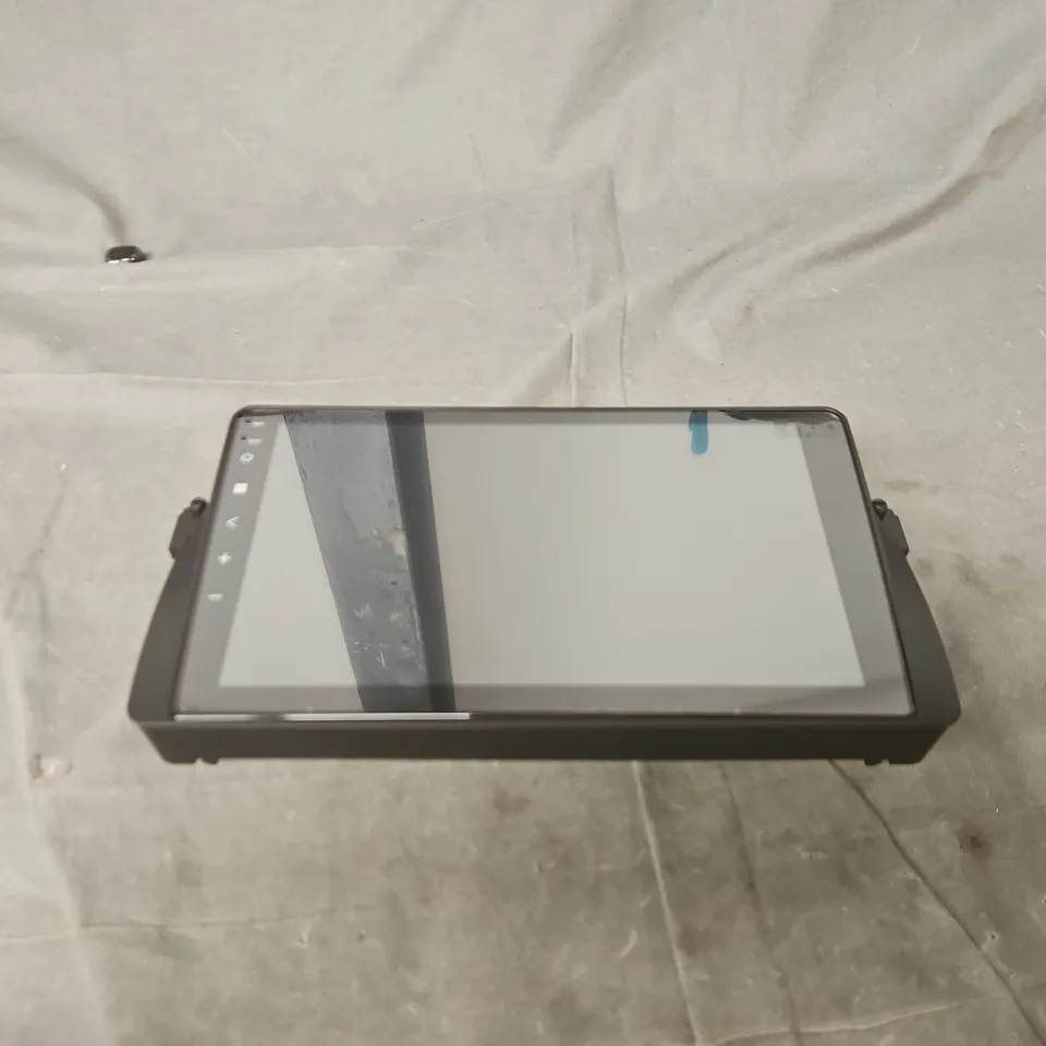 EONON IN-CAR ENTERTAINMENT HEAD UNIT - 7" TOUCHSCREEN