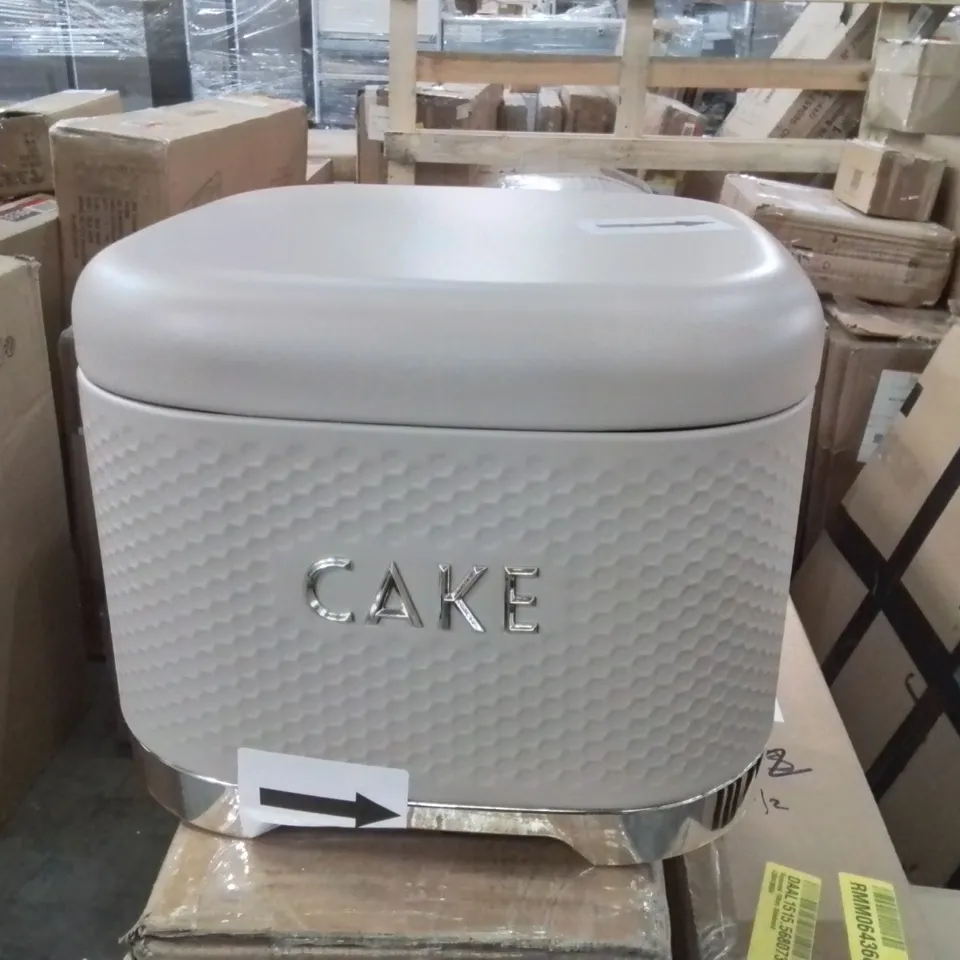 BOXED LOVELLO CAKE TIN