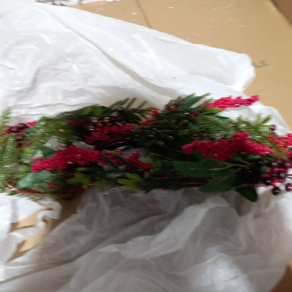 HOME REFLECTIONS 135CM PRELIT BERRY GARLAND RED