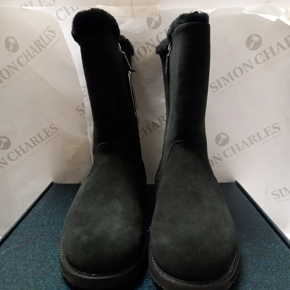 EMU AUSTRAILIA ELECTRA BLACK BOOTS - SIZE 6