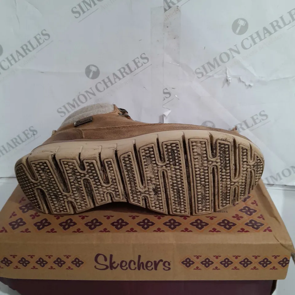 BOXED SKECHERS SYNERGY WARM TECH BOOTS, CHESTNUT - SIZE 5