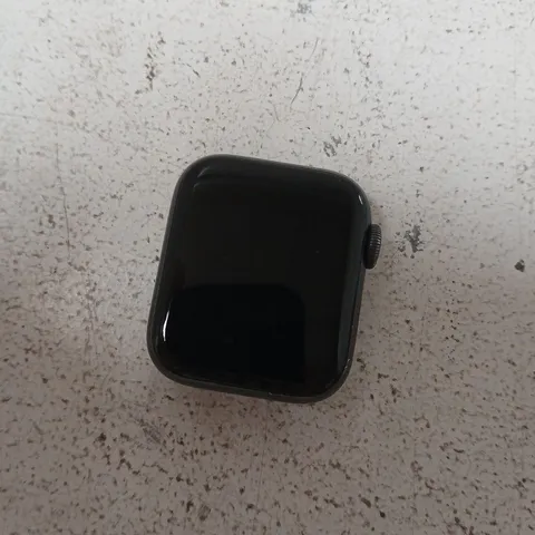 APPLE WATCH SERIES 6 40MM GPS ALUMINIUM SPACE GREY
