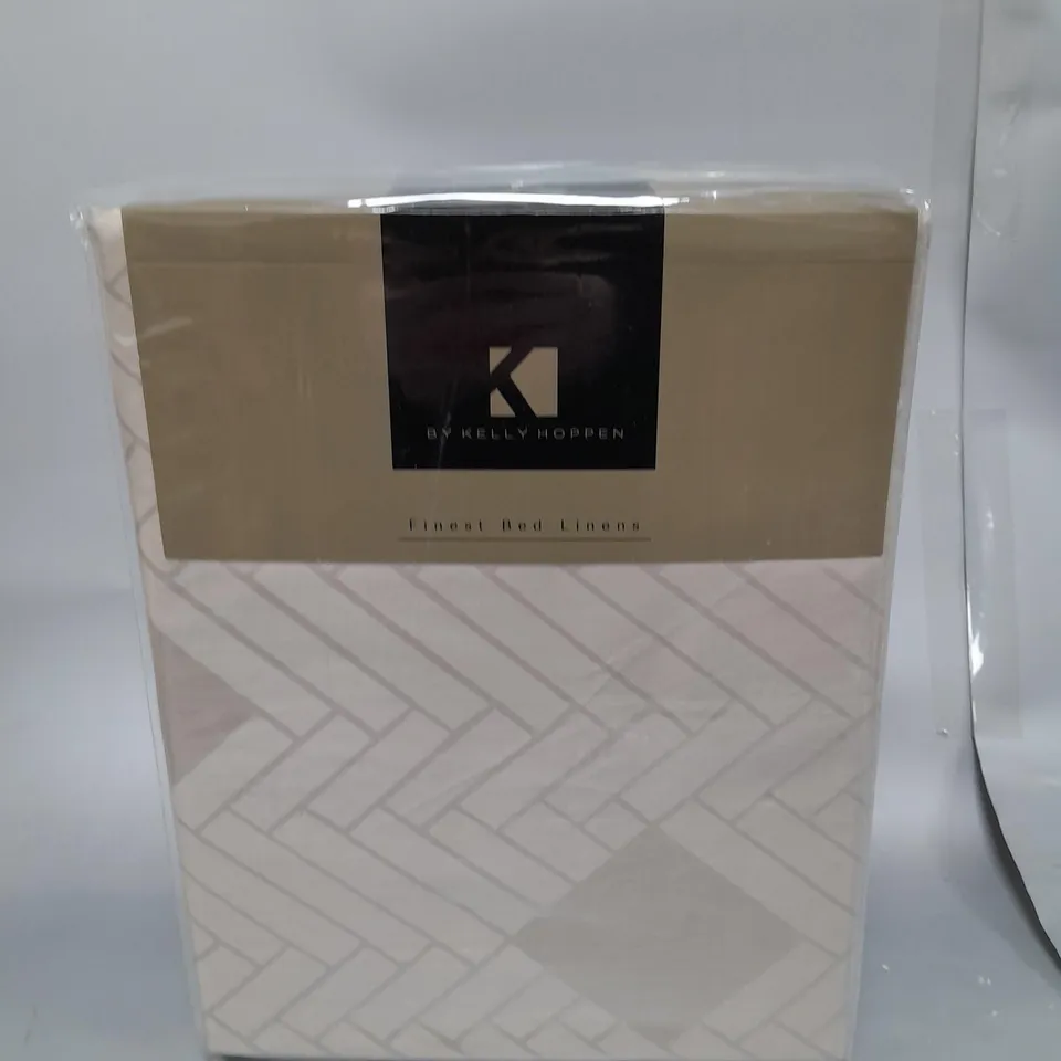 K BY KELLY HOPPEN 100% COTTON JACQUARD DIAMOND DUVET SET - DOUBLE