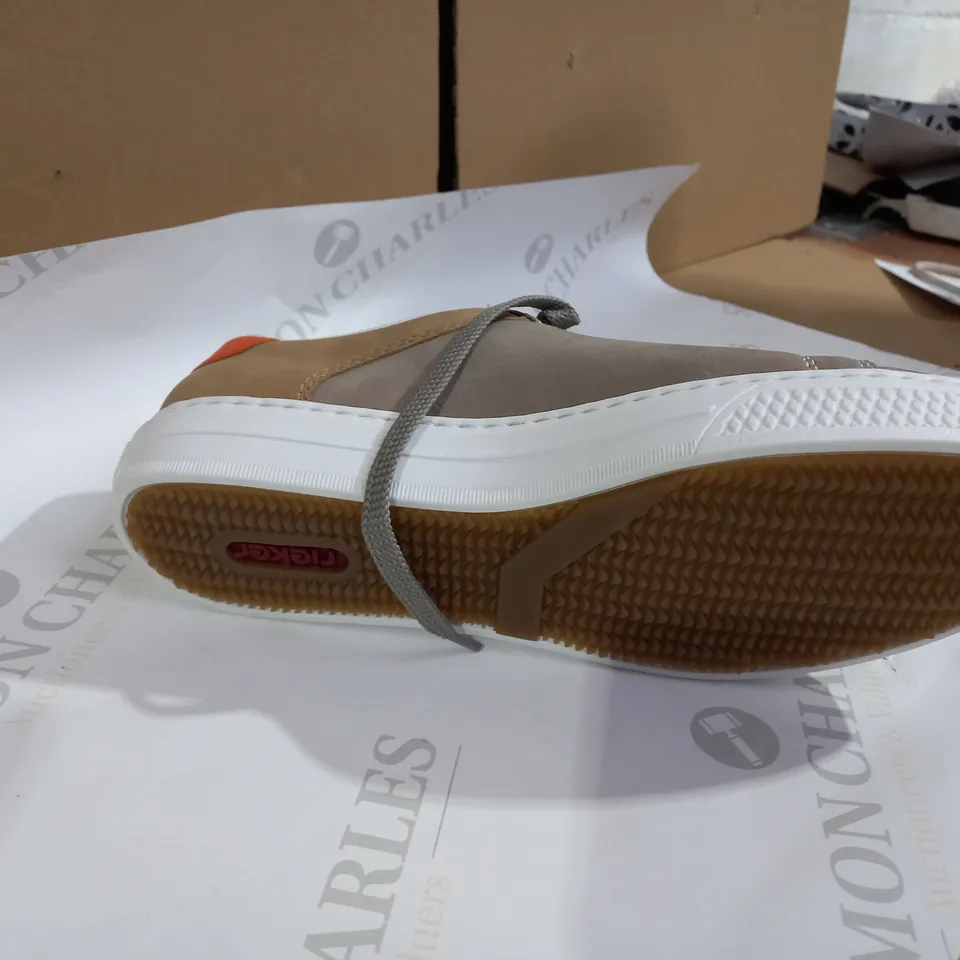 RIEKER SIDE ZIP GREY SHOE SIZE 6.5