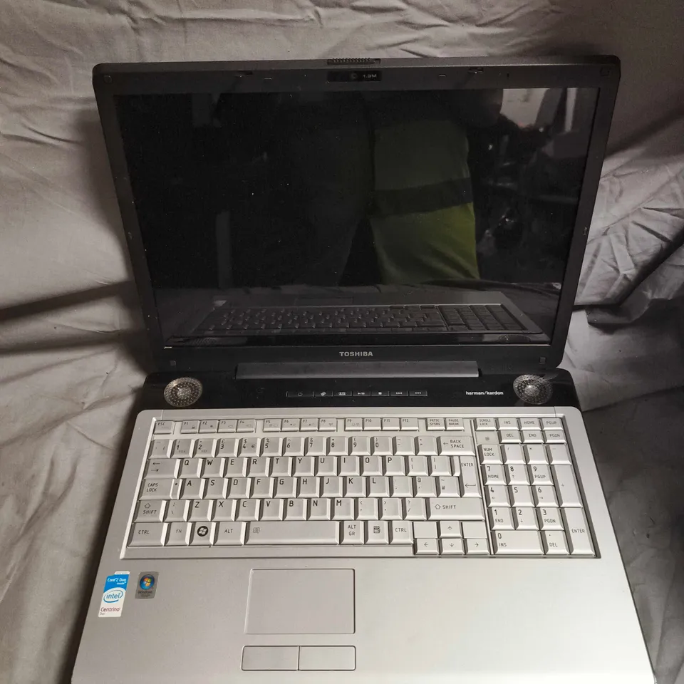 TOSHIBA SATELLITE P200-17C LAPTOP