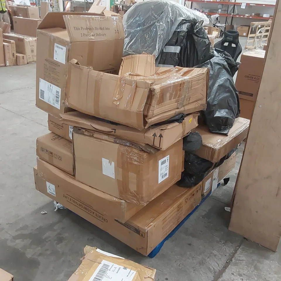 PALLET CONTAINING A LARGE QUANTITY OF DESIGNER FURNITURE PARTS ECT