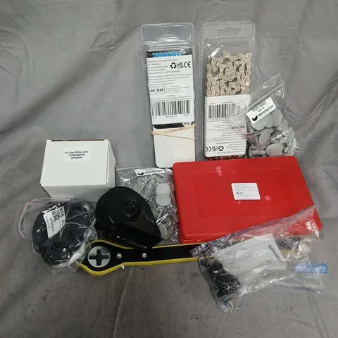 APPROXIMATELY 12 ASSORTED VEHICLE PARTS & ACCESORIES TO INCLUDE BIKE CHAIN, DOOR MIRROR LAMP, VEHICLE CLIPS, ETC