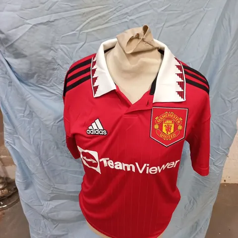 ADIDAS MANCHESTER UNITED YOUTH FOOTBALL SHIRT, UK 13-14Y (164) – TEAMVIEWER SPONSOR