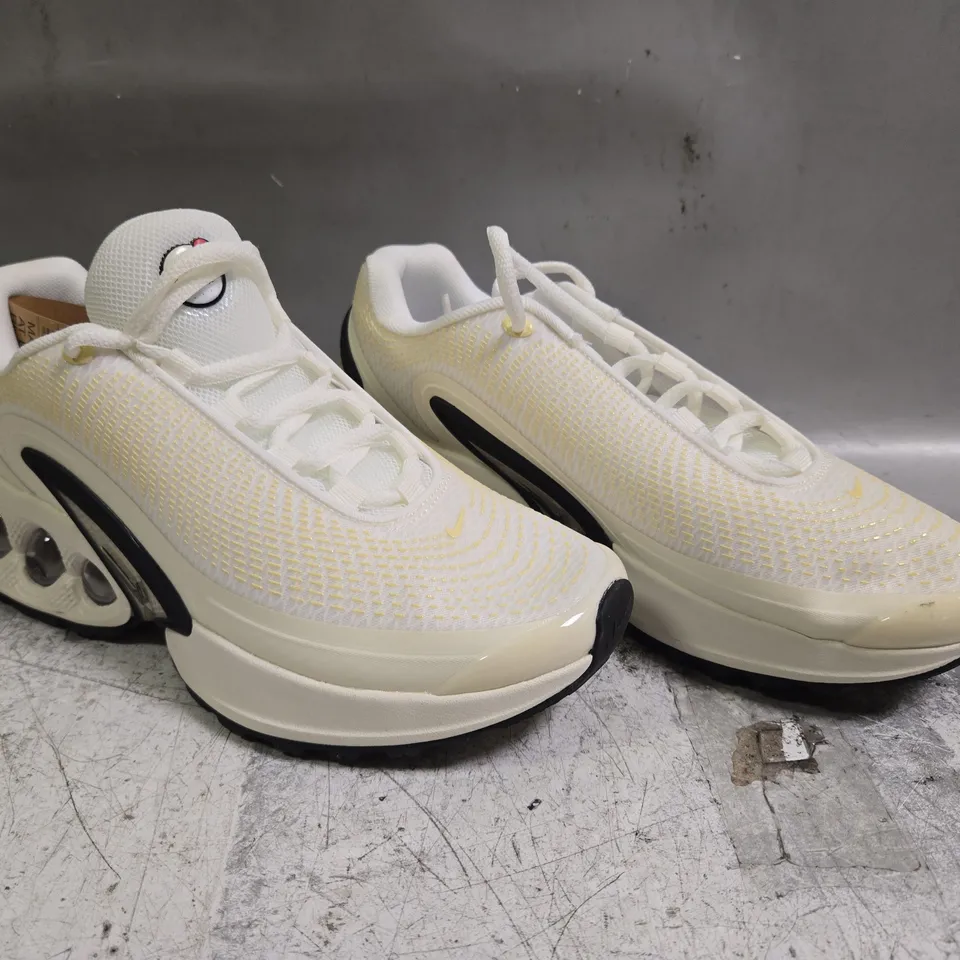 PAIR OF NIKE AIR MAX SHOES IN CREAM SIZE UK 7