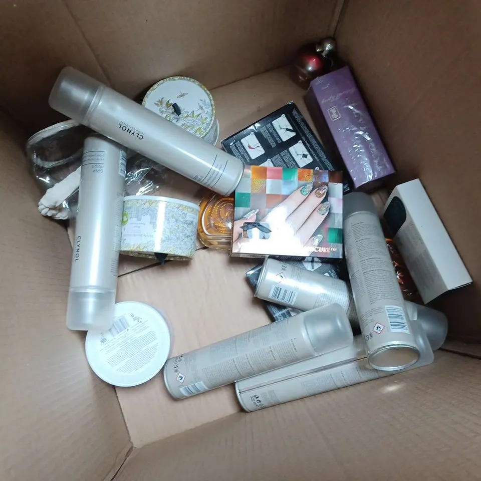 APPROXIMATELY 16 HEALTH & BEAUTY ITEMS TO INCLUDE CIATE VERY COLOURFUL MANICURE SET, CYNOL GRIP HOLD 5 SPRAY, INITIATE NATURAL SPARY EAU DE TOILETTE, ETC