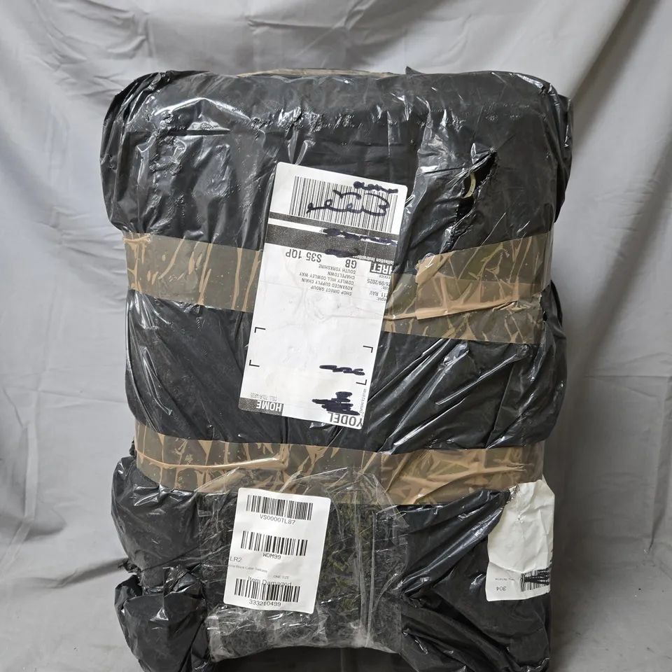 IT LUGGAGE RECLINE BLACK CABIN SUITCASE