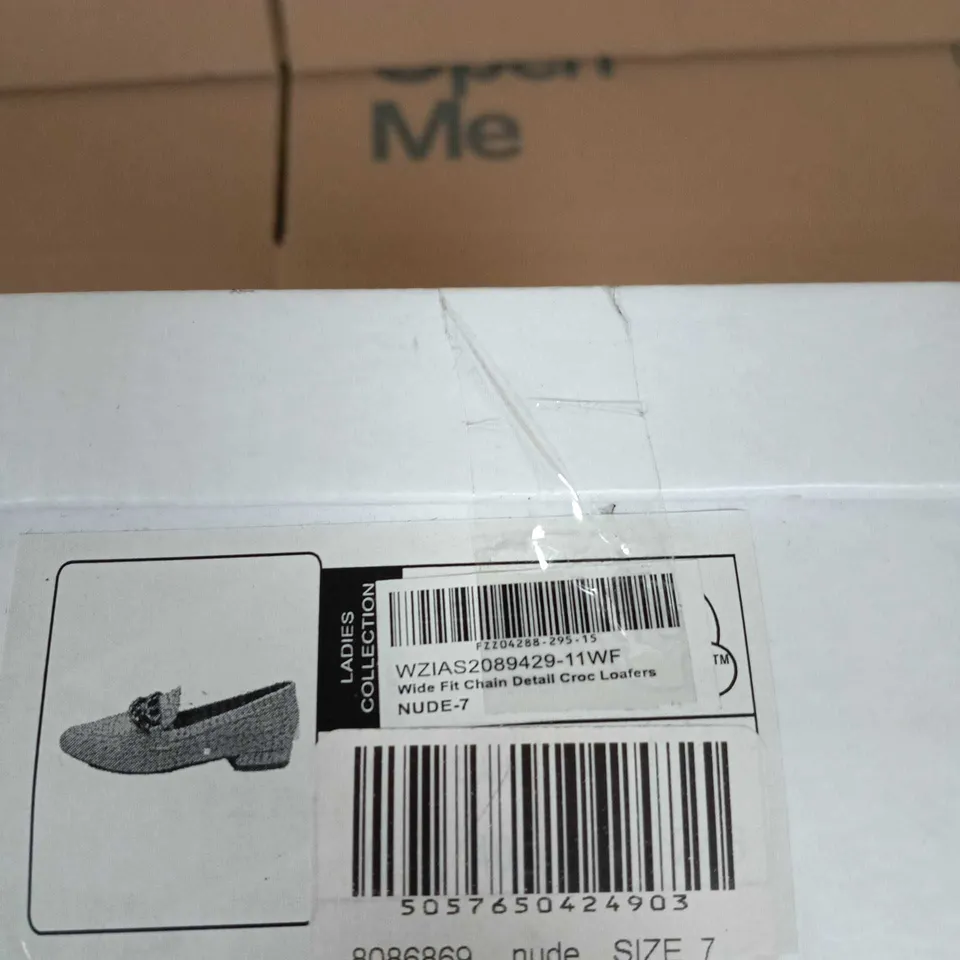 BOXED PAIR OF SPOT ON NUDE WIDE FIT CROCODILE-EMBOSSED LOAFERS WITH CHAIN DETAIL – NUDE, UK 7