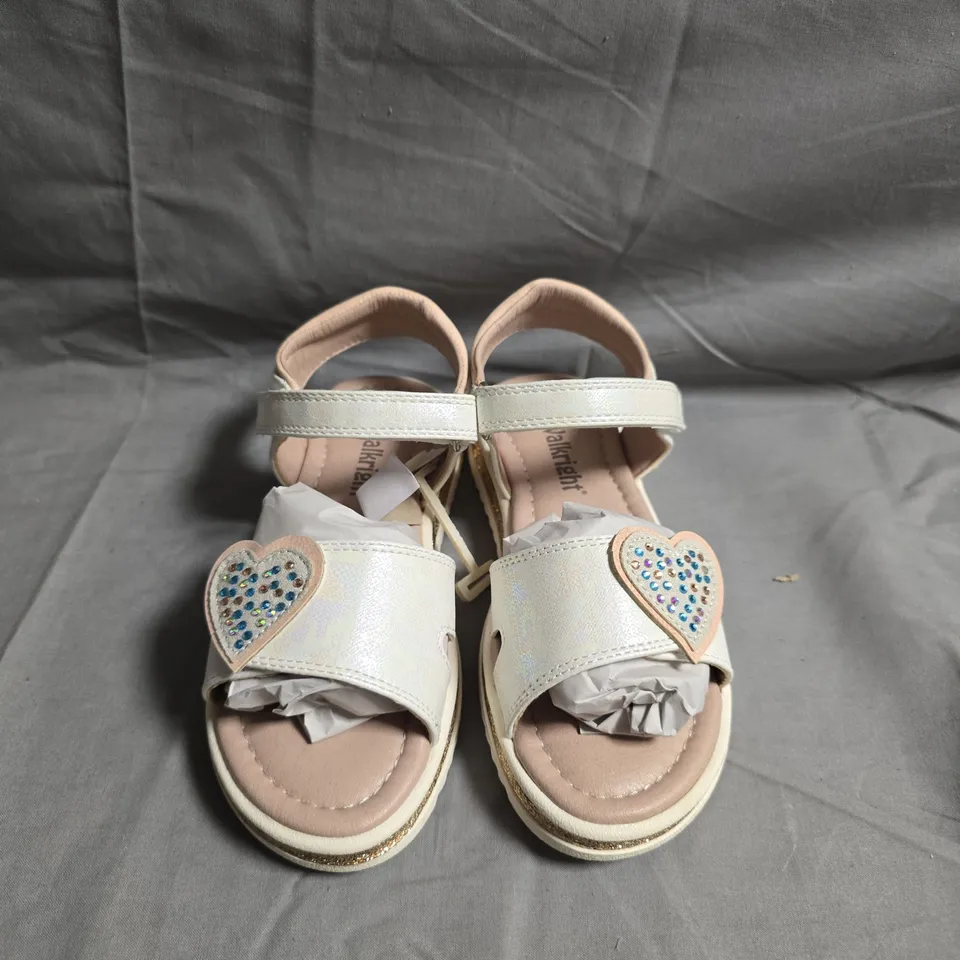 GIRLS' WHITE SANDALS WITH RHINESTONE HEART – VELCRO STRAP, EU 31