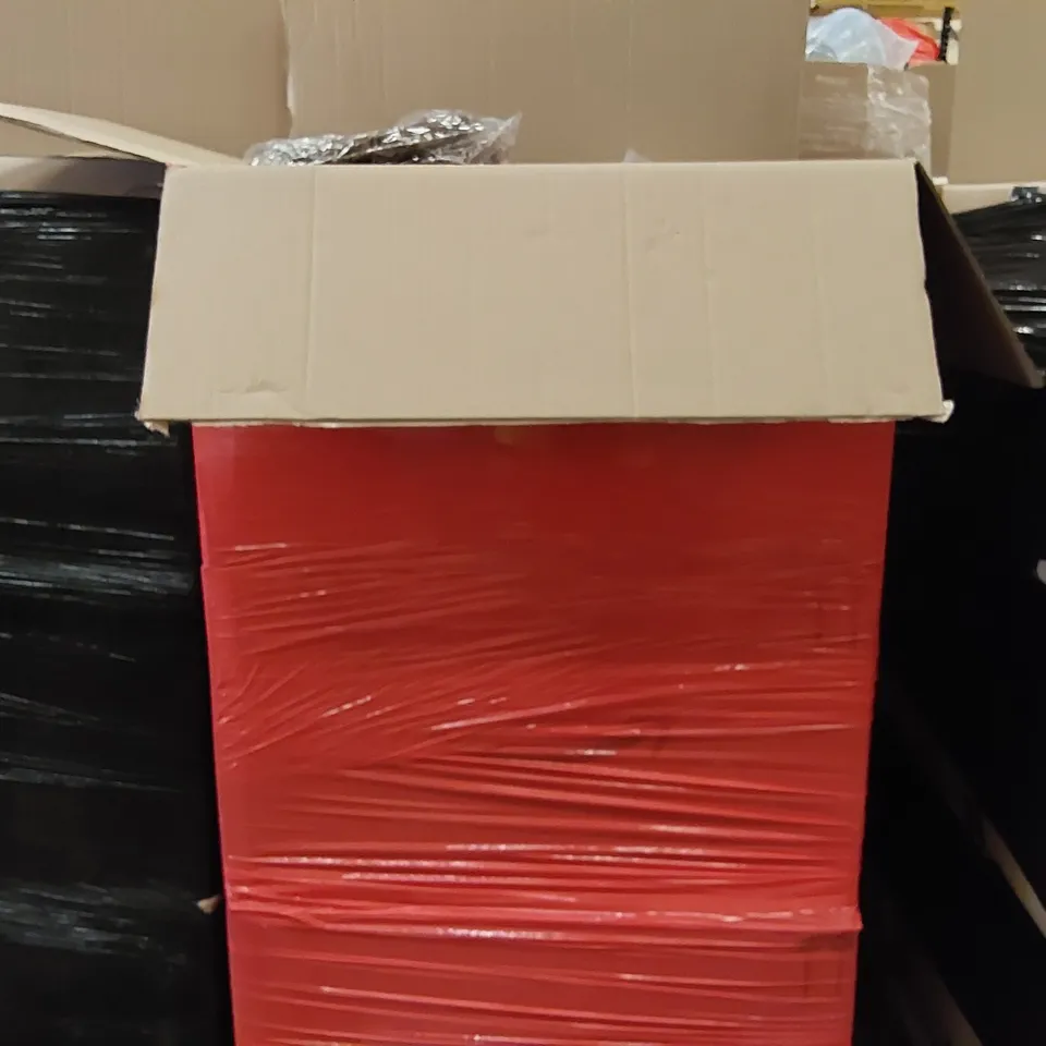 PALLET OF ASSORTED ITEMS INCLUDING: BIKE SEAT, GLASS CANDLE HOLDERS, SLR CAMERA, TOY TRUCK, STICKY DOTS, 2022 DIARY, NOTEPAD, WREATH 