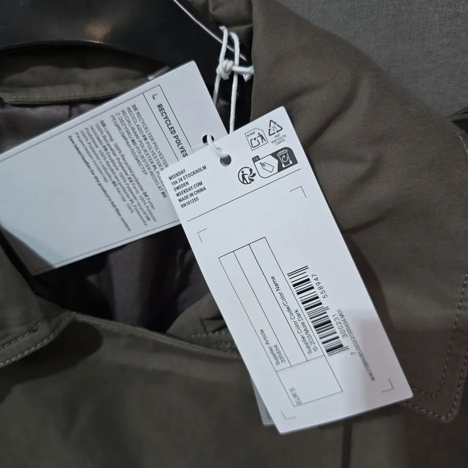 WEEKDAY TRENCH COAT – TAN, DOUBLE-BREASTED