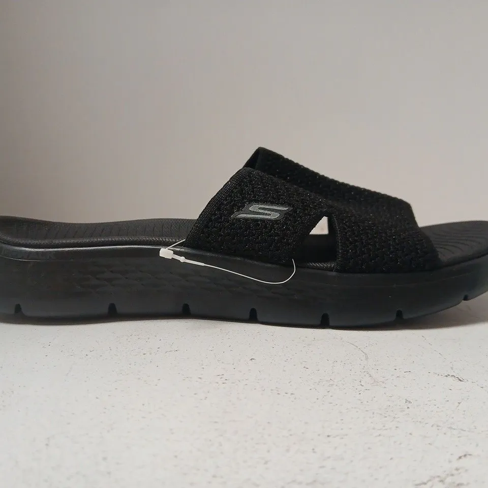 PAIR OF SKECHERS OPEN TOE SLIP-IN SANDALS IN BLACK SIZE UK 5