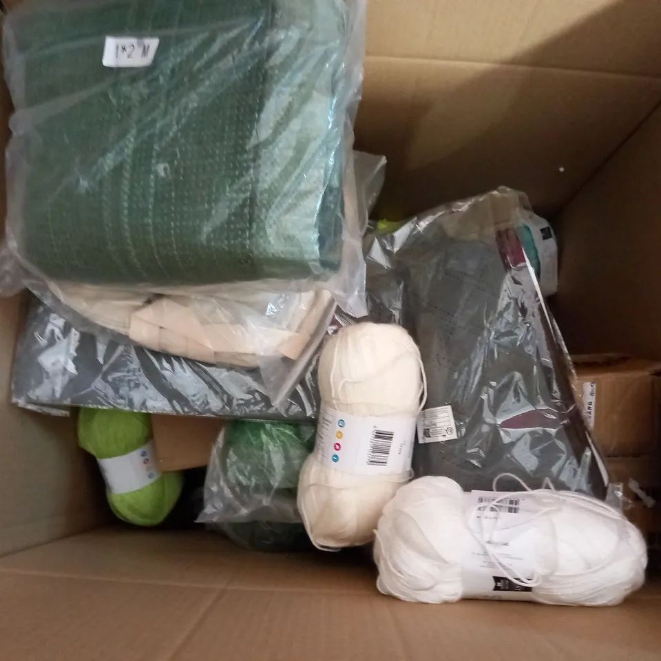 BOX OF APPROXIMATELY 20 ASSORTED ITEMS TO INCLUDE QUEENSWAY 5,5L BEVERAGE DISPENSER, SMALL PORTABLE BIN, ZERO IN FLEA KILLER, ETC