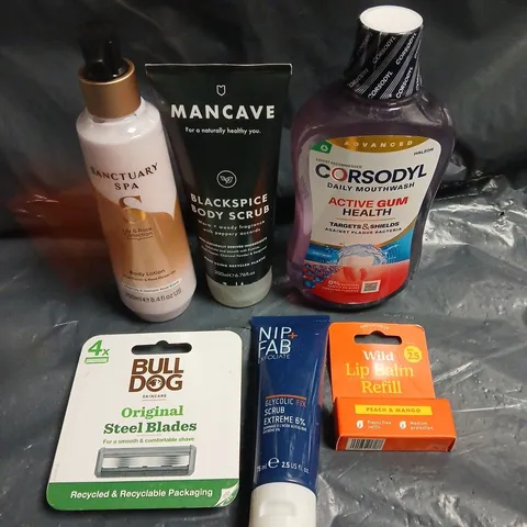 APPROXIMATELY 15 ASSORTED HEALTH & BEAUTY PRODUCTS TO INCLUDE CORSODYL MOUTHWASH, WILD LIP BALM REFILL, BULL DOG REPLACEMENT BLADES ETC 