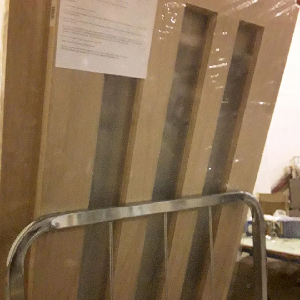 VERTICAL 3 PANEL OAK VENEER INTERNAL DOOR 1981 × 686MM
