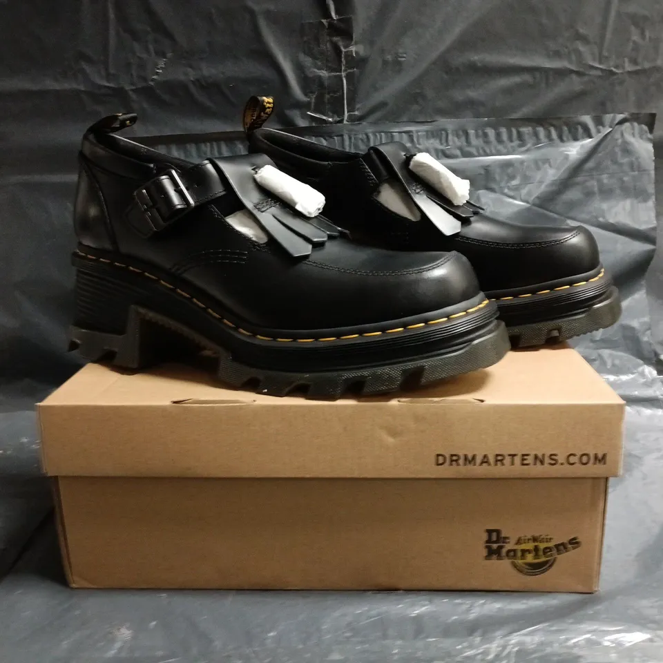 BOXED PAIR OF DR MARTENS CORRAN MARY JANE SHOES IN BLACK SIZE UK 9