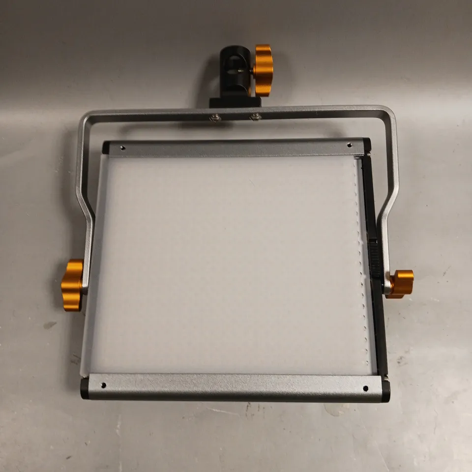 NEEWER LED VIDEO LIGHT 