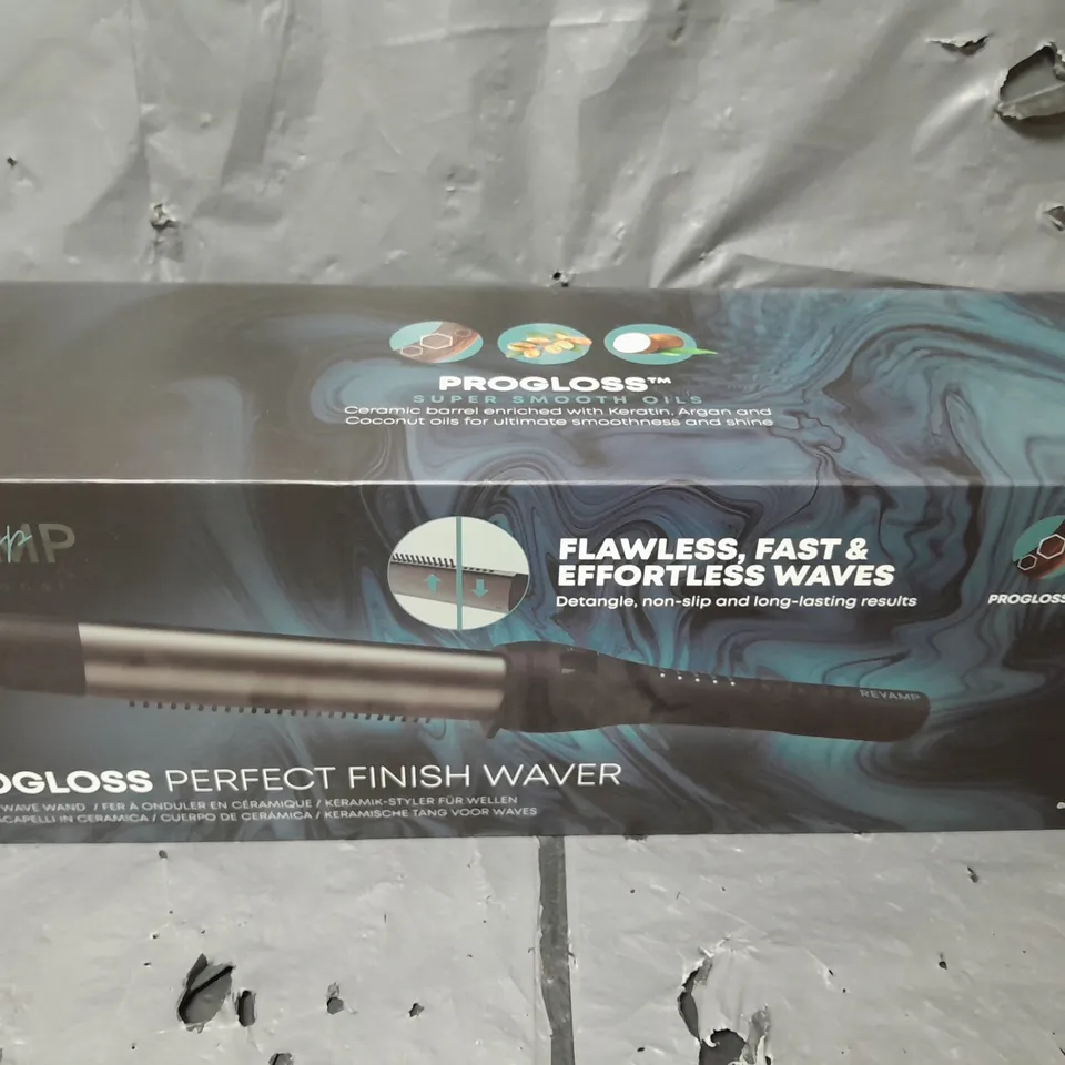 BOXED REVAMP PROGLOSS PERFECT FINISH WAVER CERAMIC WAVE WAND