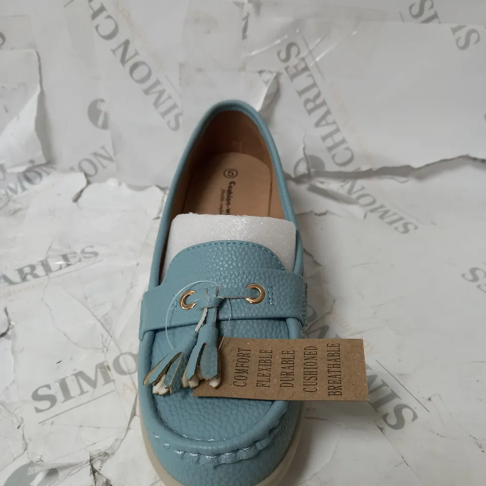 BOXED CUSHION WALK SLIP ON PLATFORM SHOES - SIZE 5