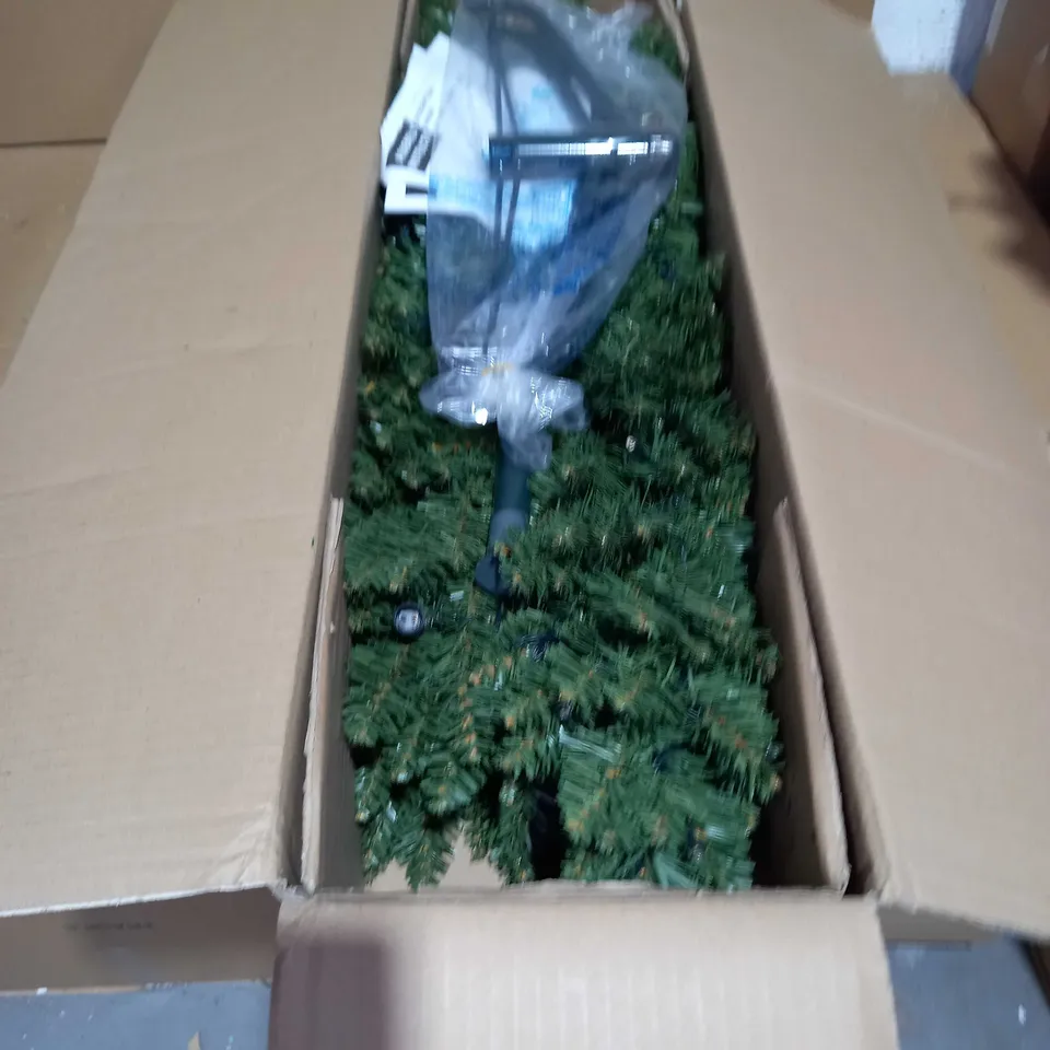 PRELIT6FT PENCIL XMAS TREE