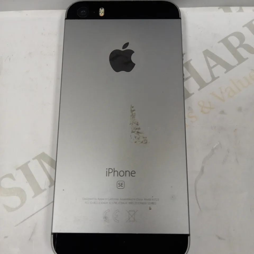 APPLE IPHONE SE (1ST GENERATION) - SILVER 