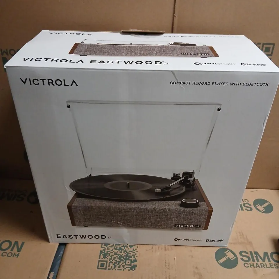 VICTROLA EASTWOOD II COMPACT RECORD PLAYER WITH BLUETOOTH