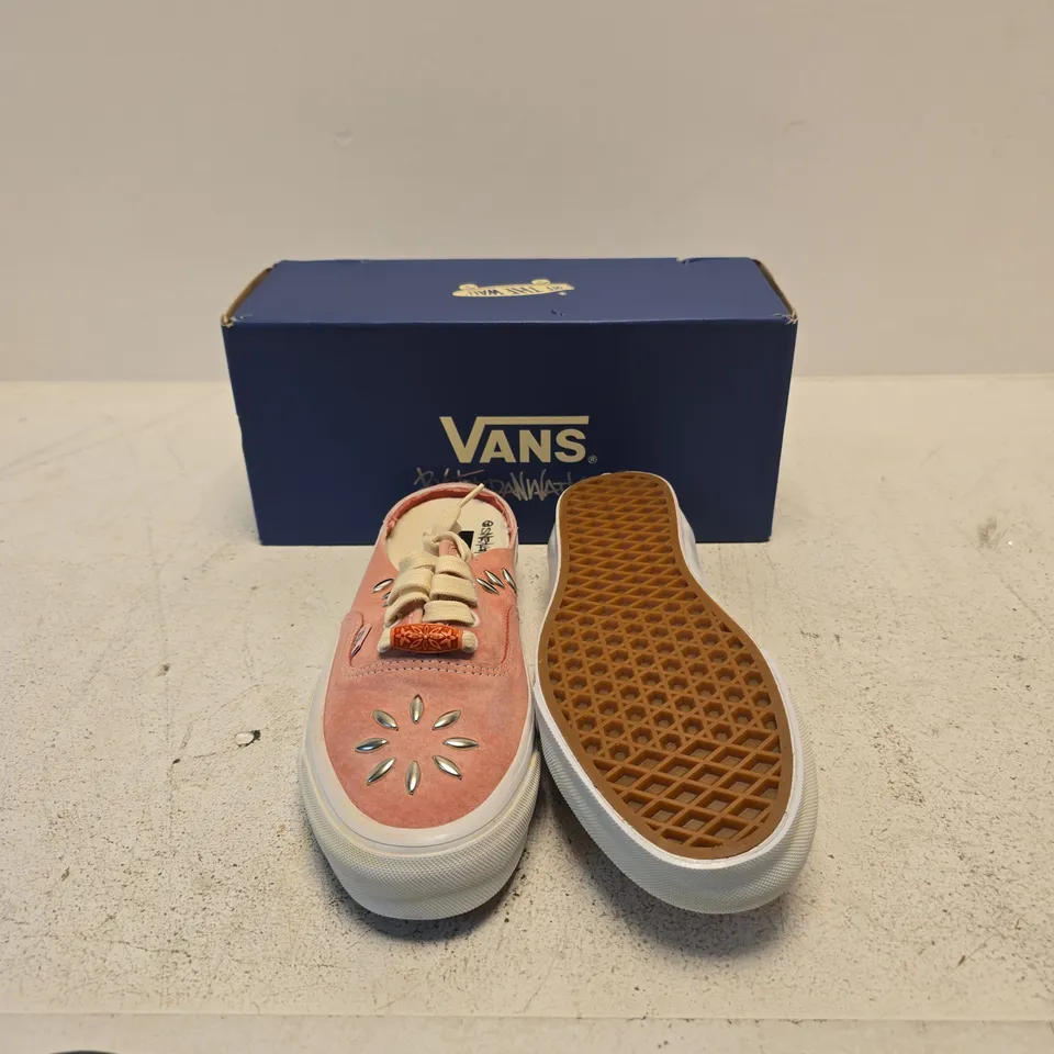 VANS PINK LACE-UP SNEAKERS – UK7 (WOMEN) – BOXED