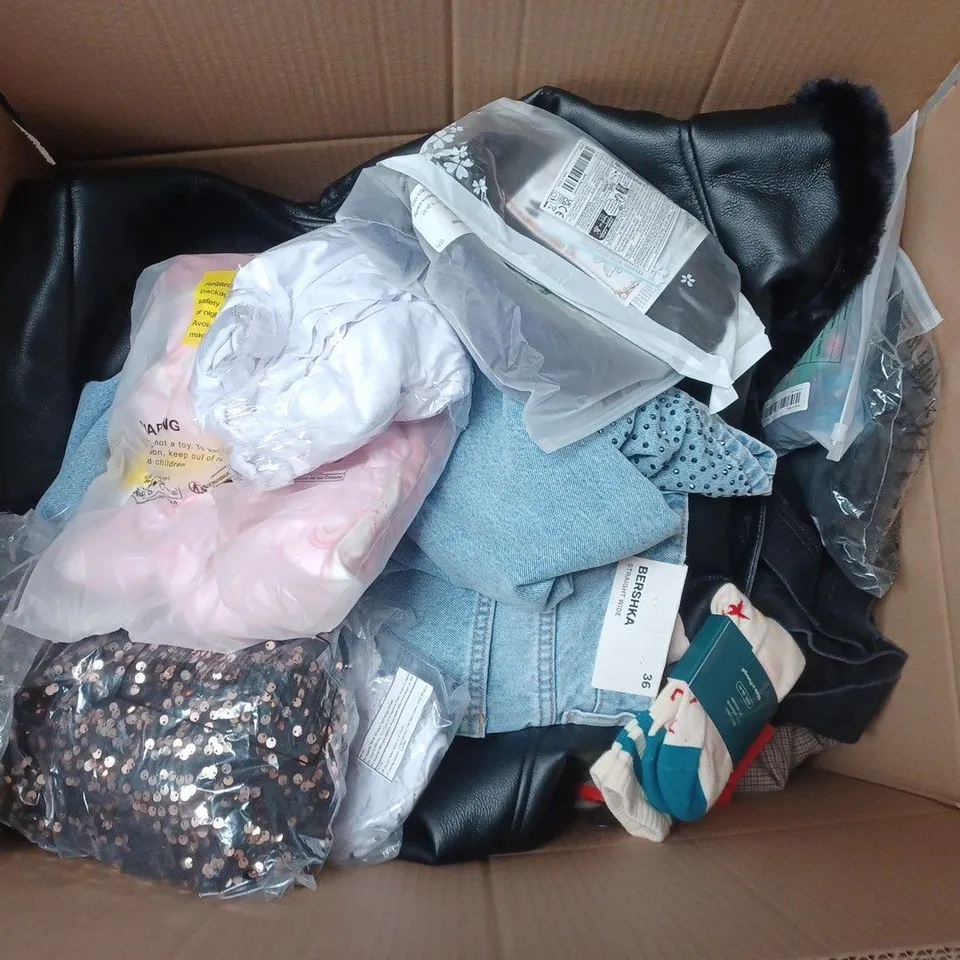 LARGE BOX OF APPROXIMATELY 25 ASSORTED CLOTHING ITEMS IN VARIOUS COLOURS, STYLES AND SIZES - COLLECTION ONLY