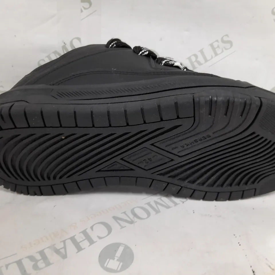 BERSHKA WIDE FOOT RAISED SOLE SHOES IN BLACK - SIZE 42