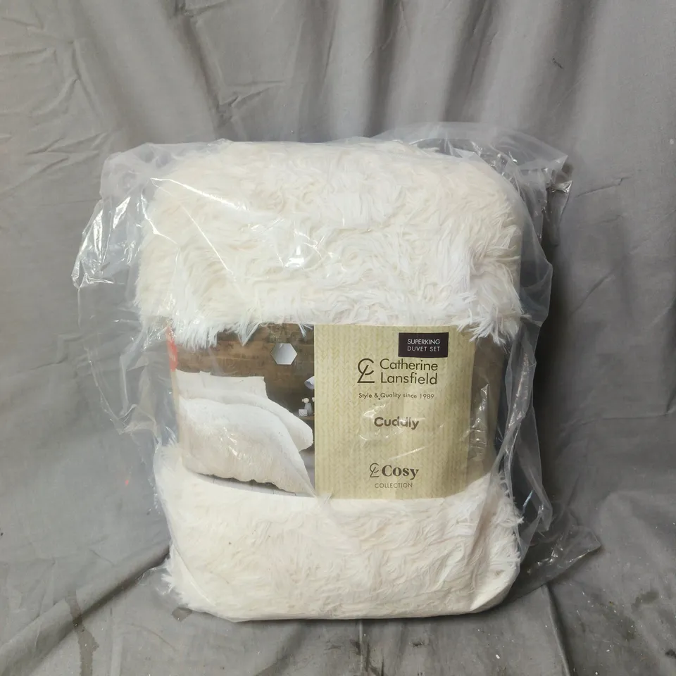 WHITE CATHERINE LANSFIELD COSY COLLECTION SUPERKING DUVET SET