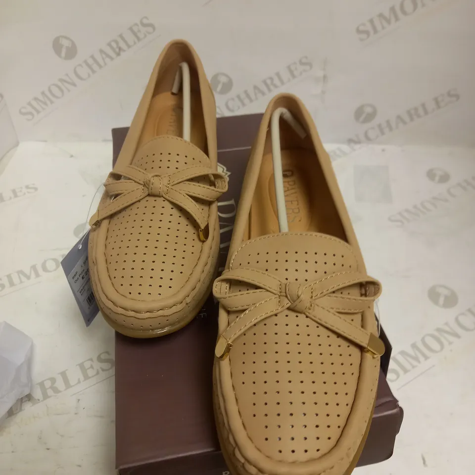 PAVERS BEIGE SLIP ON LOAFERS UK4