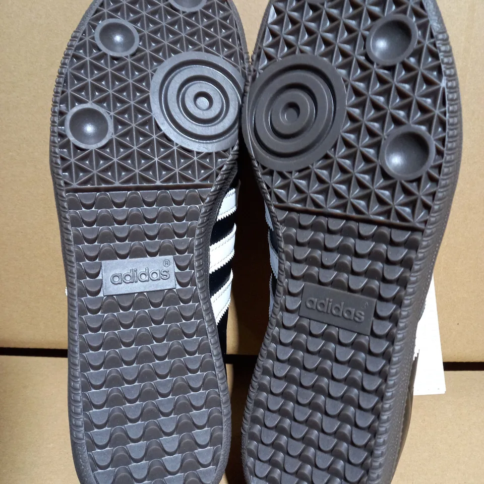 ADIDAS GW3159 SAMBA ADV SHOES - SIZE 8.5