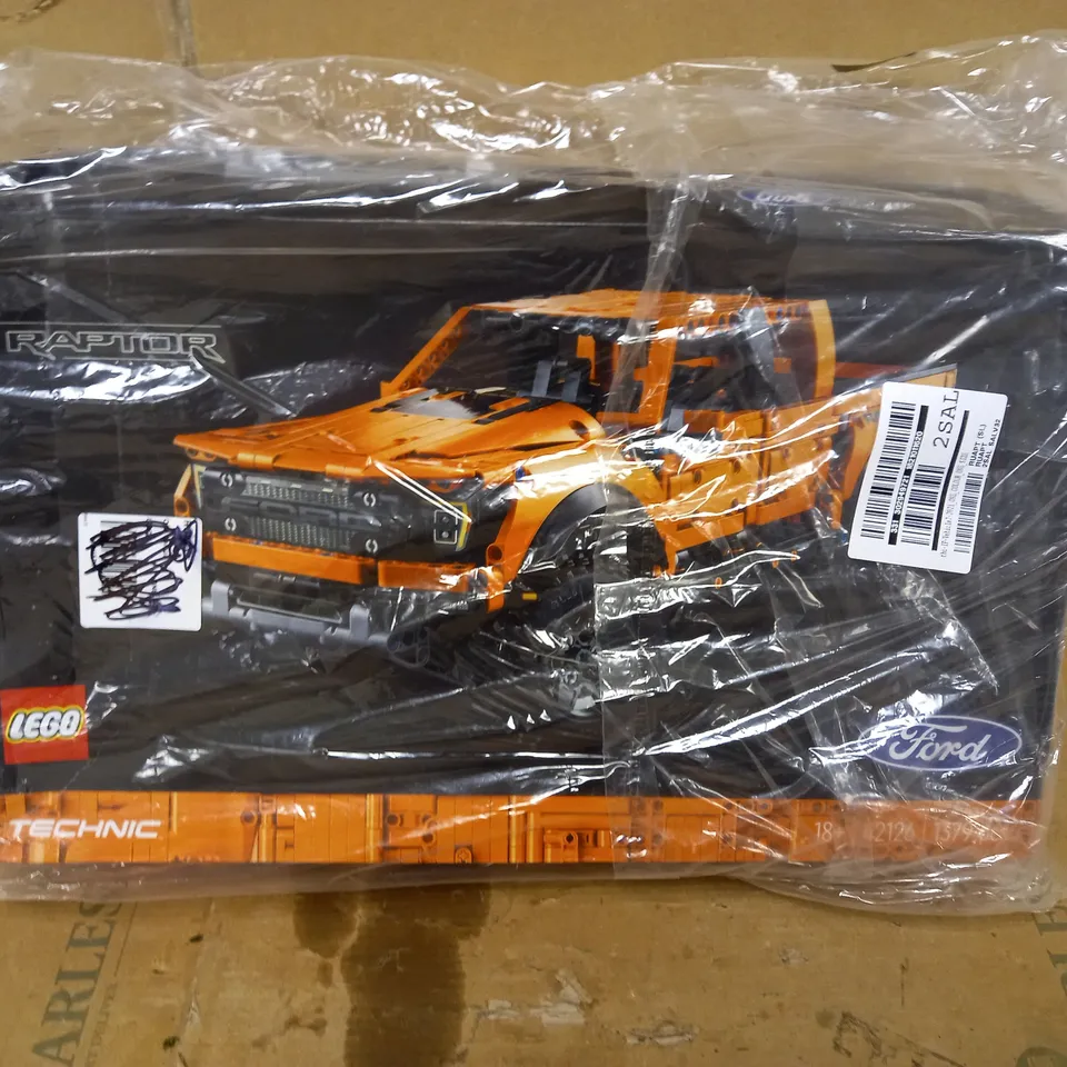 LEGO TECHNIC FORD F-150 RAPTOR BUILDING SET 42126 RRP £129.99